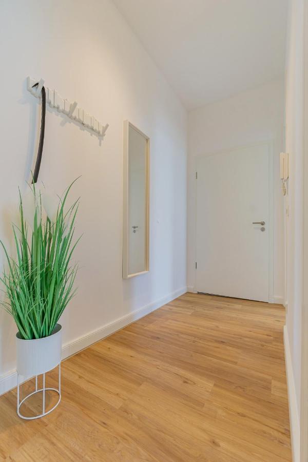 Modernes Apartment - Zentral, Ruhig, Wlan, Netflix, Kueche, Schreibtisch, Parkplatz, Waschtrockner Κότμπους Εξωτερικό φωτογραφία