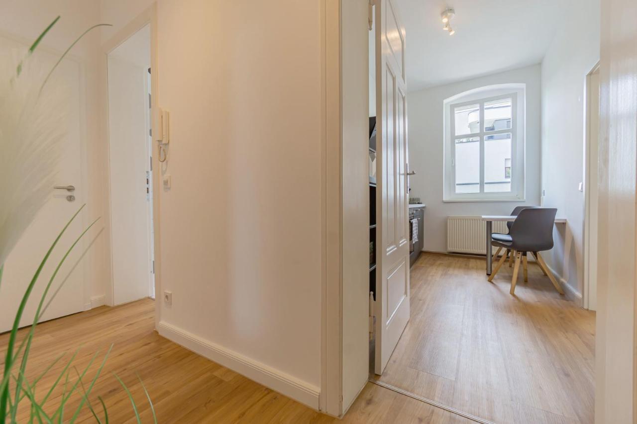 Modernes Apartment - Zentral, Ruhig, Wlan, Netflix, Kueche, Schreibtisch, Parkplatz, Waschtrockner Κότμπους Εξωτερικό φωτογραφία